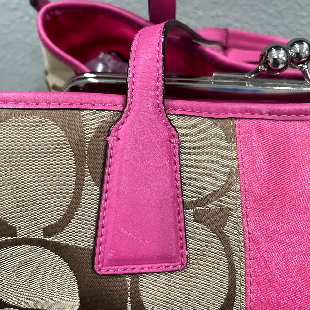 Authentic Signature Coach Satchel Handbag - Picture 7 of 13